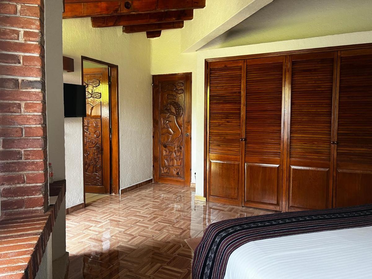 Casa Bugambilia, Un Pequeno Hotel En Tepoztlán Buitenkant foto
